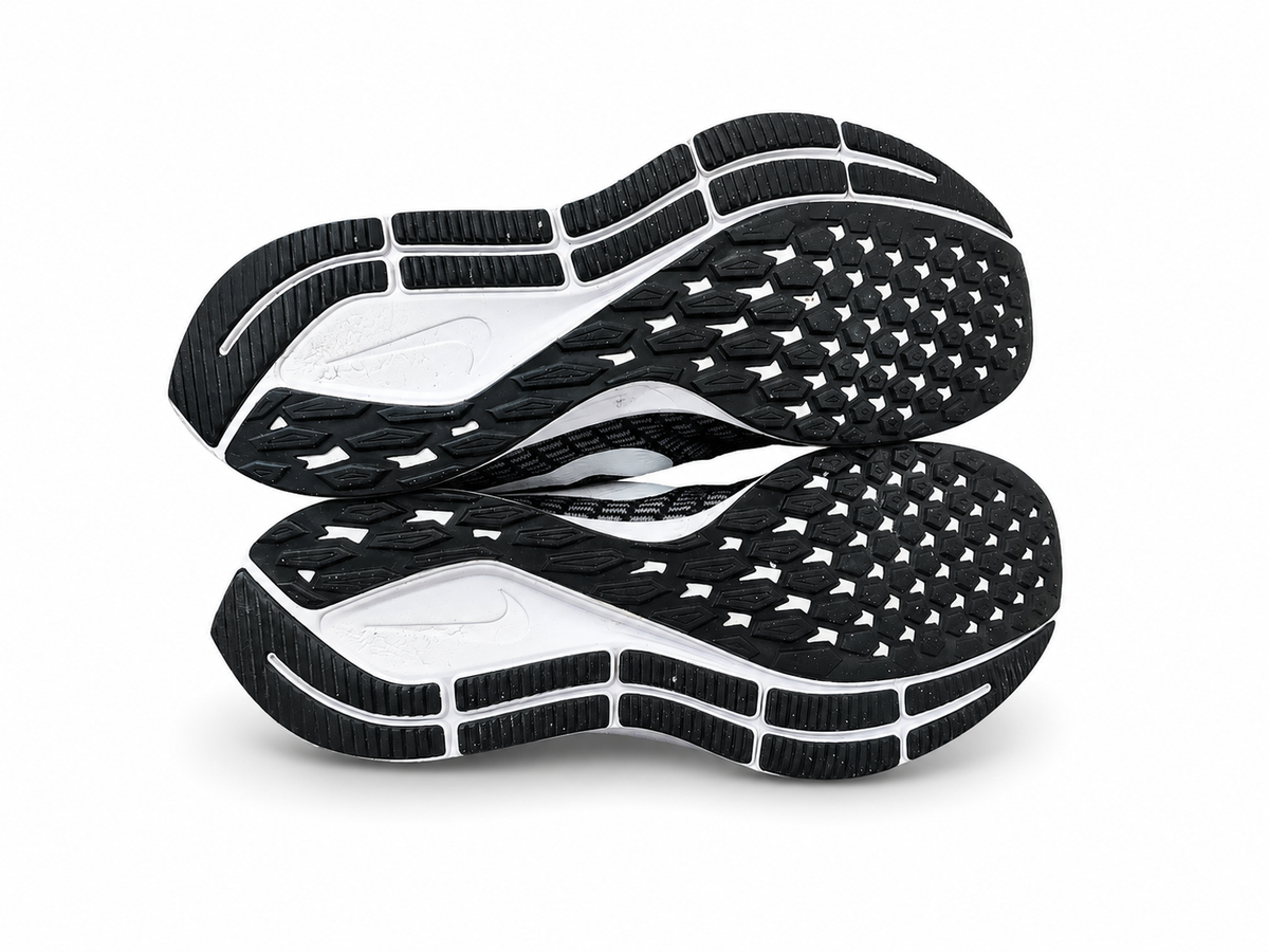 Nike Men's Air Zoom Pegasus 35 Running Shoes