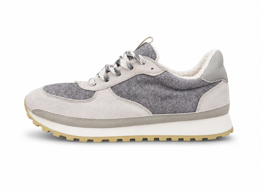 Universal Thread Women’s Maria Memory Foam Sneakers