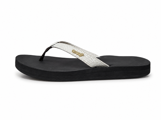 Women's Reef Star Cushion Flip Flops – Black/White